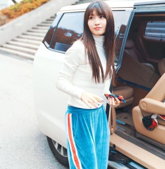 TWICE(トゥワイス)モモの私服！着用してるスウェットのブランドはどこ？